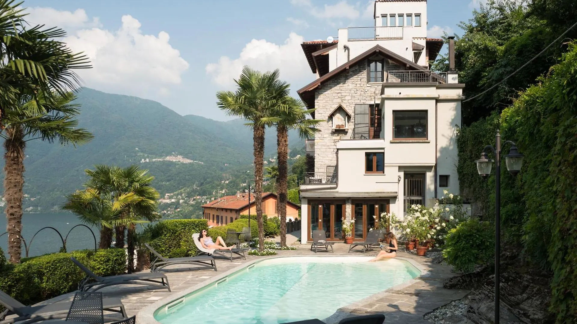La Villa Regia Torno 0*,  Italy