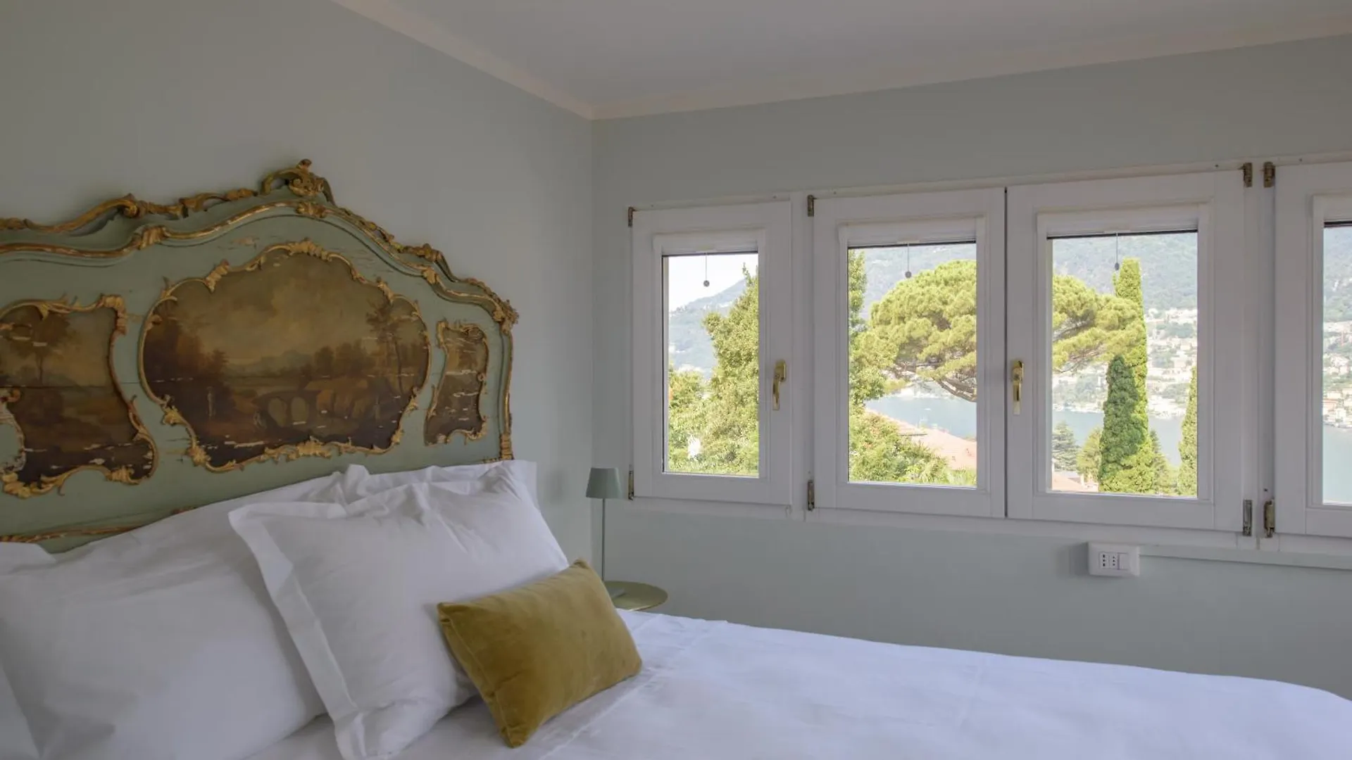 La Villa Regia Torno Guest house