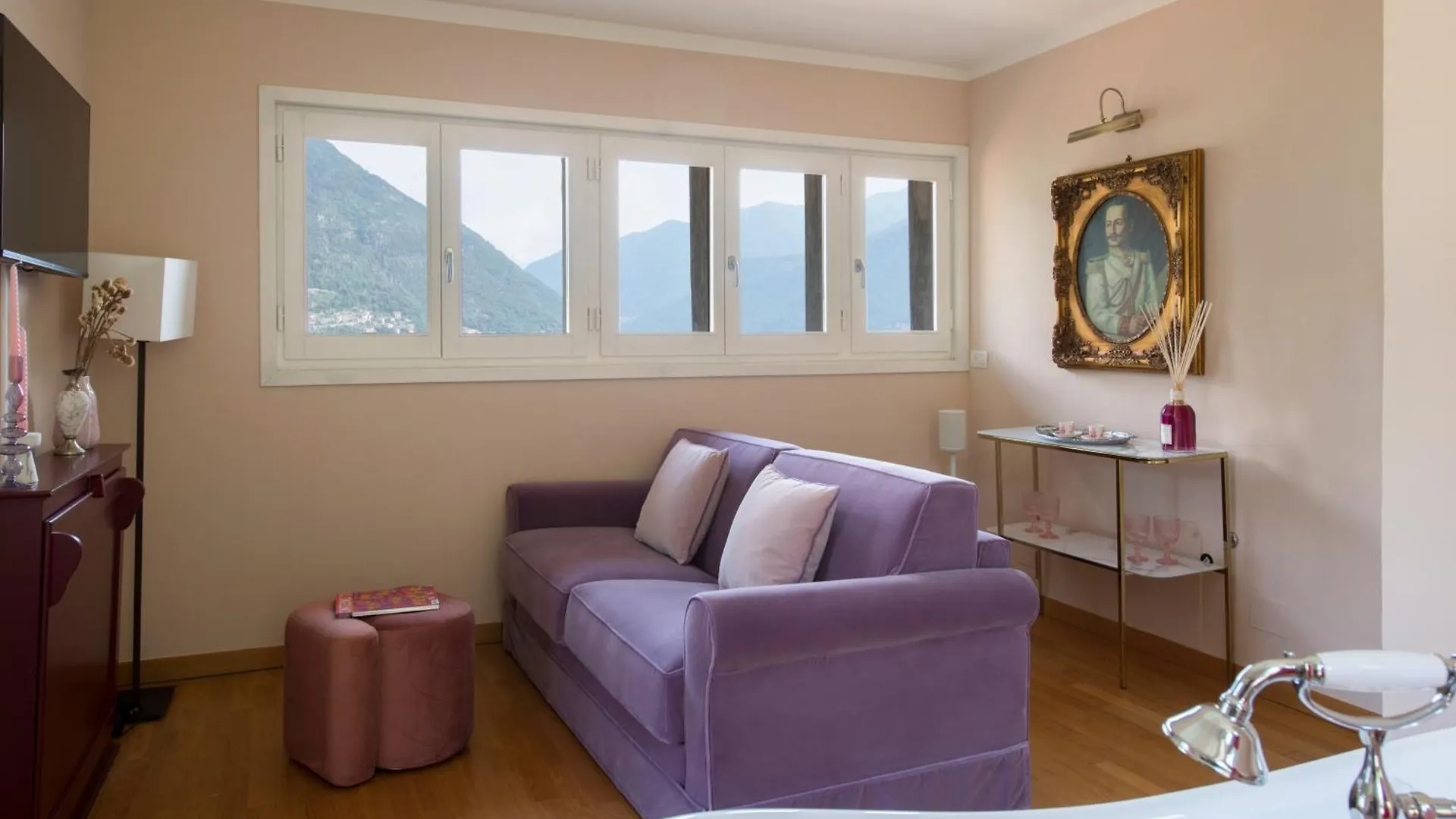 La Villa Regia Torno Guest house